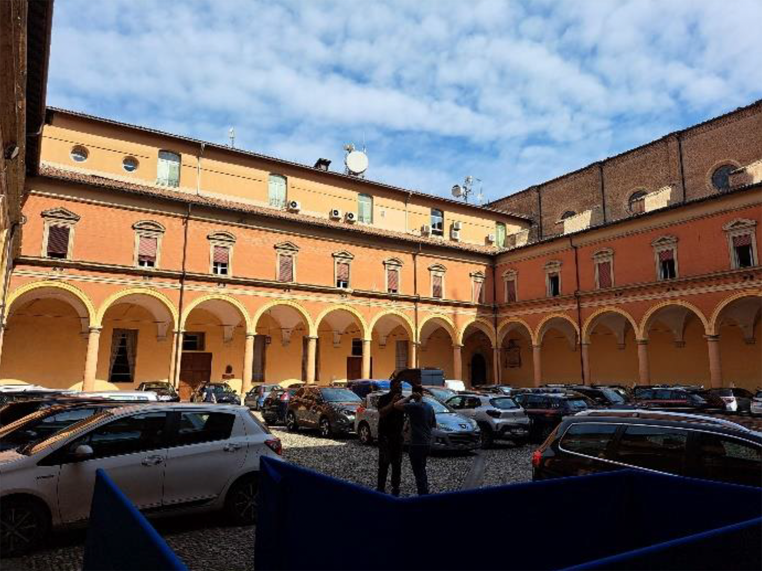 Il progetto per la riqualificazione della Caserma “Luciano Manara” di Bologna nasce con l’obiettivo di valorizzare e rifunzionalizzare un importante complesso storico-militare situato in una posizione strategica della città.